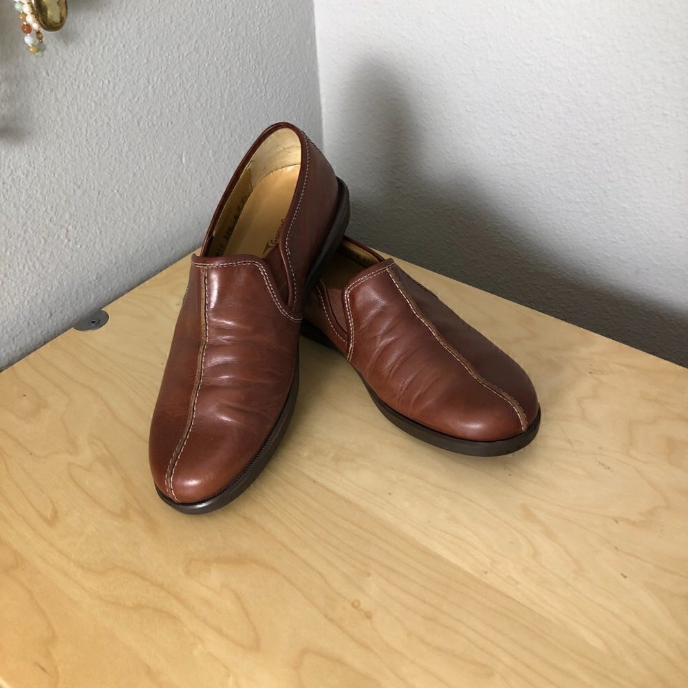 Tommy Bahama Leather Loafers Men's size 8D Brown Comfort Split Toe